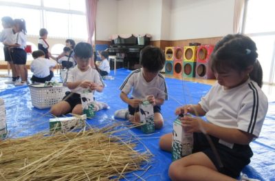 食育活動　秋　お米の脱穀・精米